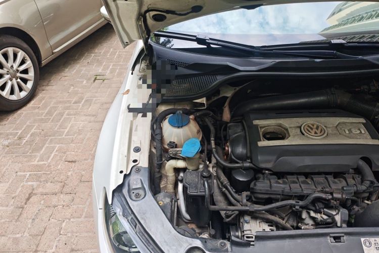 Used Volkswagen Scirocco 2010 2.0 TSI Luxury Edition Engine Bay Right