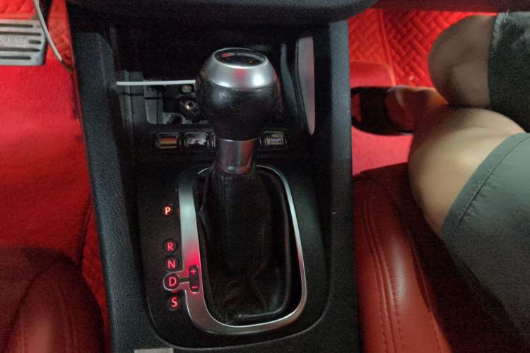Used Volkswagen Scirocco 2010 2.0 TSI Luxury Edition Gear Lever