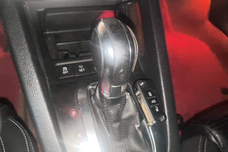 Used Volkswagen Scirocco 2010 2.0 TSI Luxury Edition Gear Lever