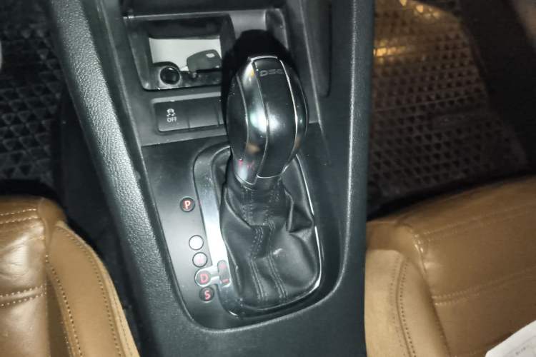 Used Volkswagen Scirocco 2010 2.0 TSI Sport Edition Gear Lever