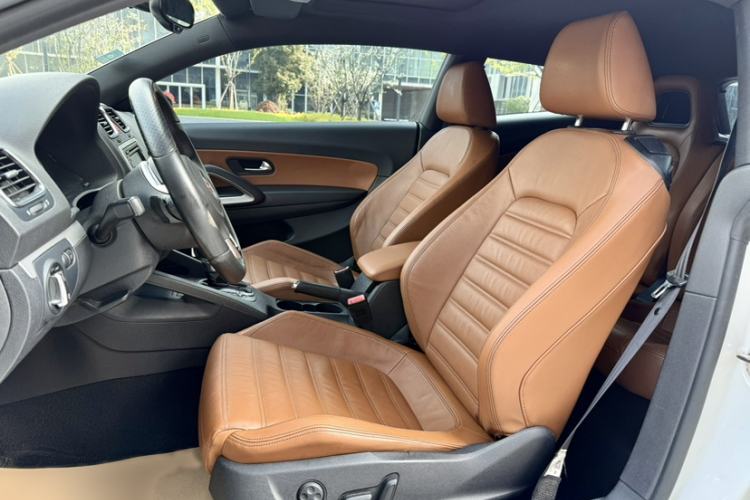 Used Volkswagen Scirocco 2010 2.0 TSI Luxury Edition Interior 1