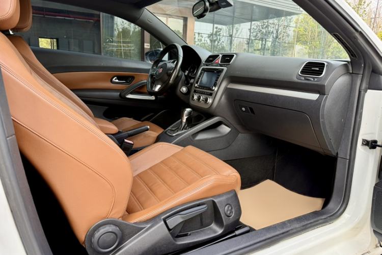 Used Volkswagen Scirocco 2010 2.0 TSI Luxury Edition Interior 6