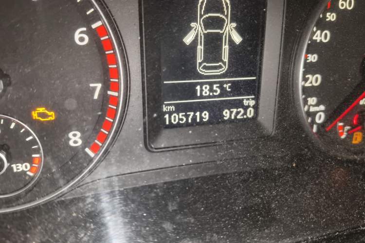 Used Volkswagen Scirocco 2010 2.0 TSI Sport Edition Odometer Close Up