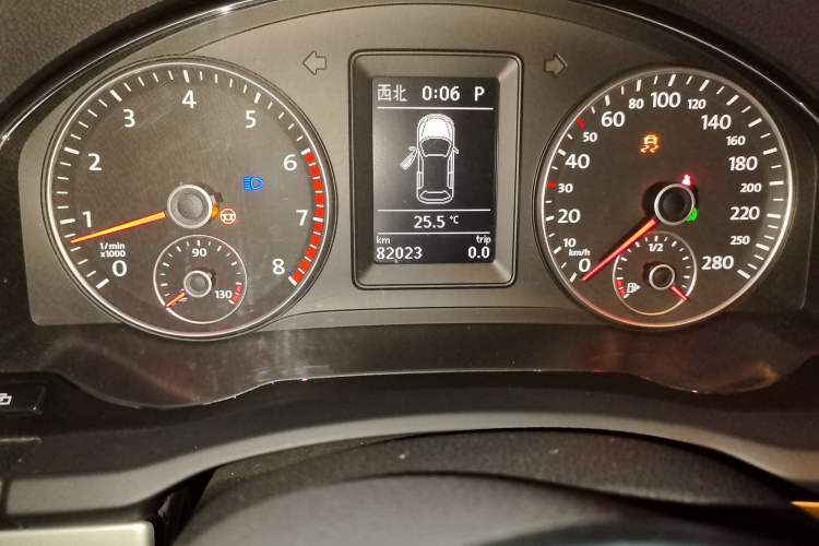 Used Volkswagen Scirocco 2010 2.0 TSI Luxury Edition Odometer Close Up