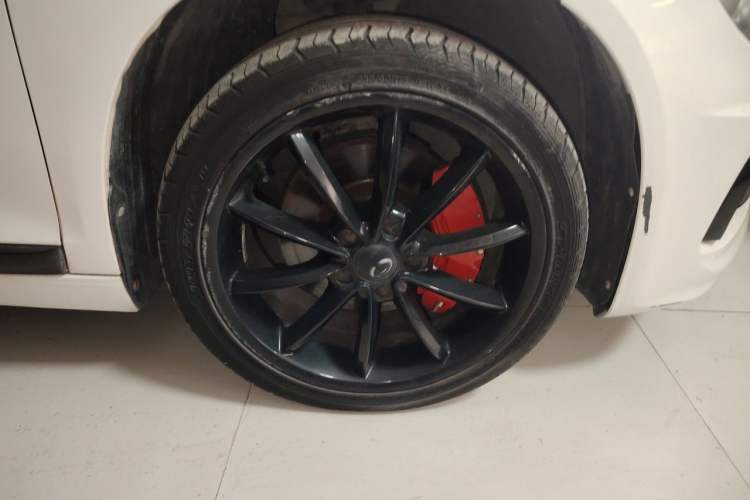 Used Volkswagen Scirocco 2010 2.0 TSI Sport Edition Right Front Wheel Hub