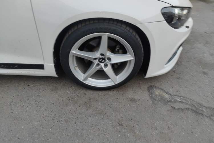 Used Volkswagen Scirocco 2010 2.0 TSI Luxury Edition Right Front Wheel Hub