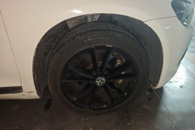 Used Volkswagen Scirocco 2010 2.0 TSI Luxury Edition Right Front Wheel Hub