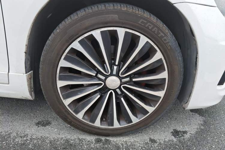 Used Volkswagen Scirocco 2010 2.0 TSI Sport Edition Right Front Wheel Hub
