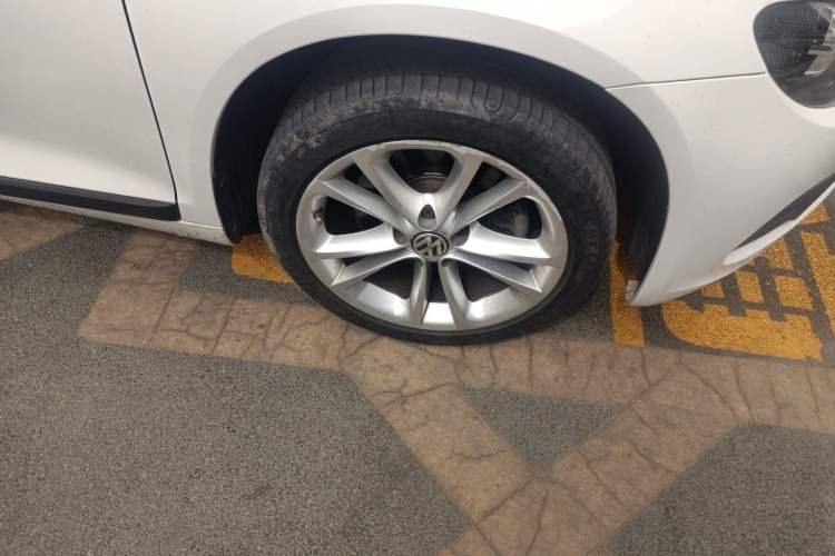 Used Volkswagen Scirocco 2010 2.0 TSI Sport Edition Right Front Wheel Hub