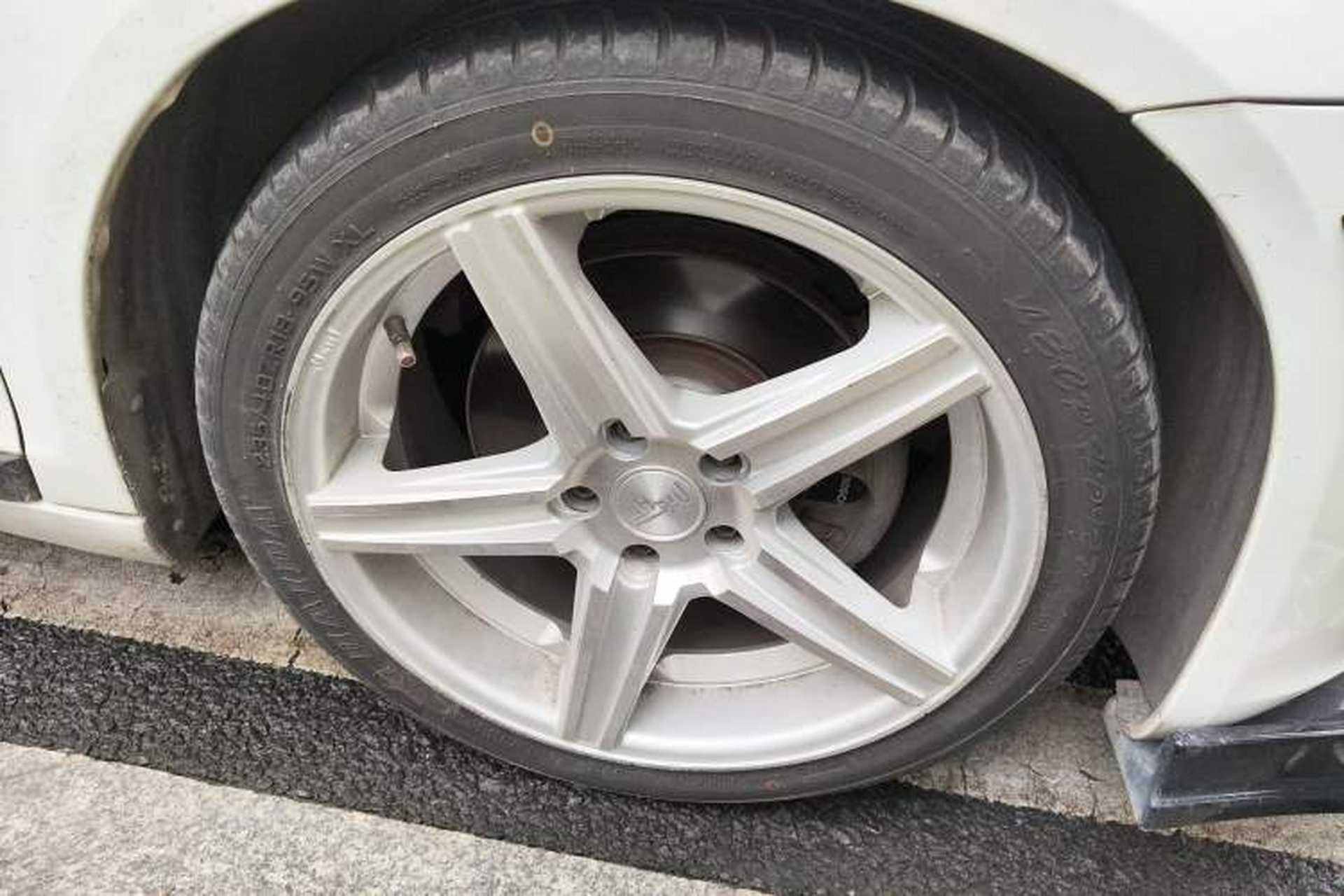 Used Volkswagen Scirocco 2010 2.0 TSI Luxury Edition Right Front Wheel Hub