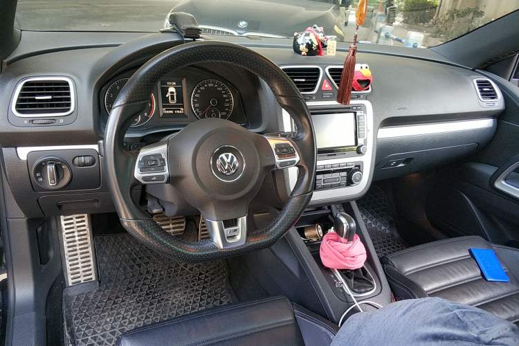 Used Volkswagen Scirocco 2011 2.0 TSI R-Line Center Console
