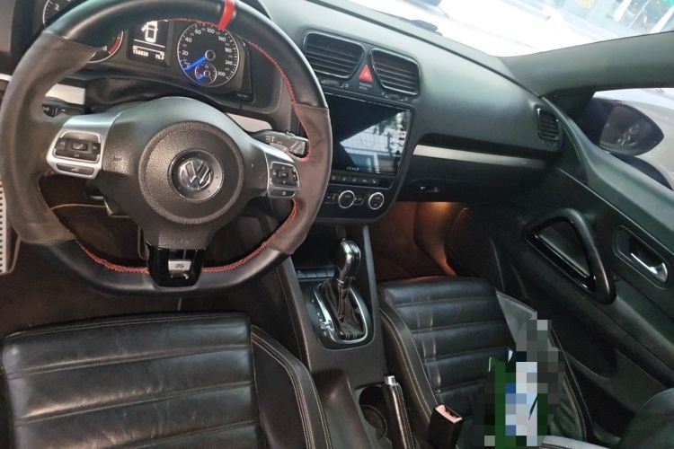 Used Volkswagen Scirocco 2011 R 2.0TSI Center Console