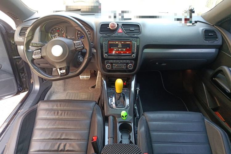 Used Volkswagen Scirocco 2011 R 2.0TSI Center Console