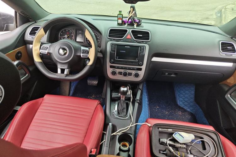 Used Volkswagen Scirocco 2011 2.0 TSI Luxury Edition Center Console