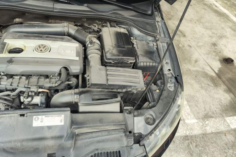 Used Volkswagen Scirocco 2011 2.0 TSI Luxury Edition Engine Bay Left