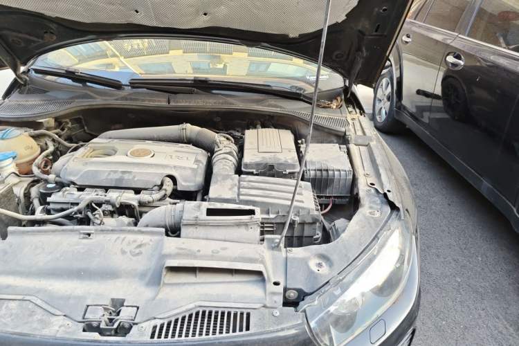 Used Volkswagen Scirocco 2011 2.0 TSI R-Line Engine Bay Left