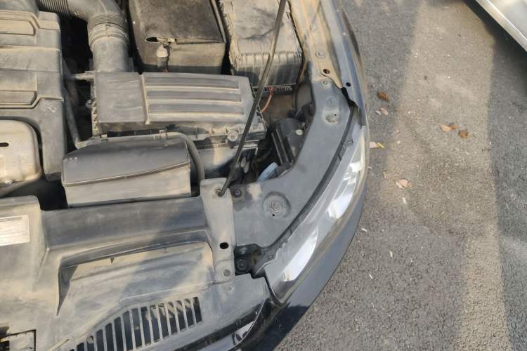 Used Volkswagen Scirocco 2011 1.4 TSI Comfort Edition Engine Bay Left