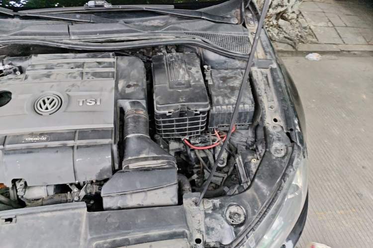 Used Volkswagen Scirocco 2011 R 2.0TSI Engine Bay Left