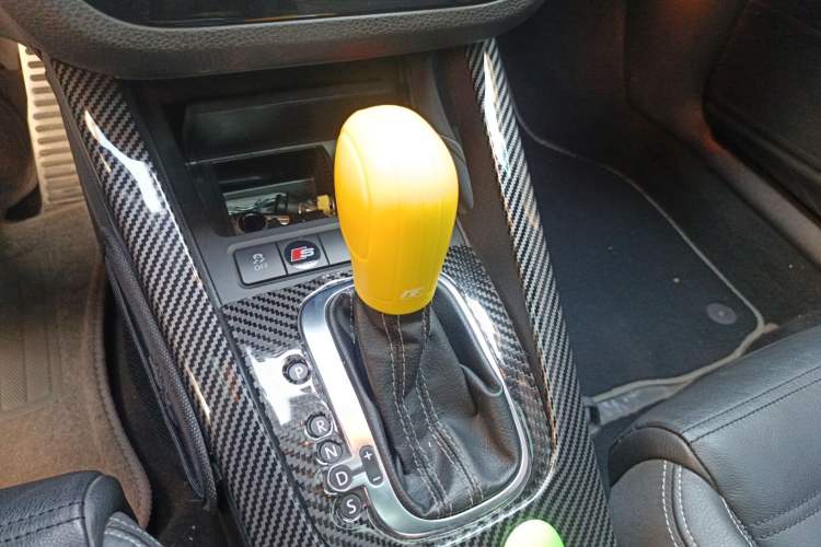 Used Volkswagen Scirocco 2011 R 2.0TSI Gear Lever