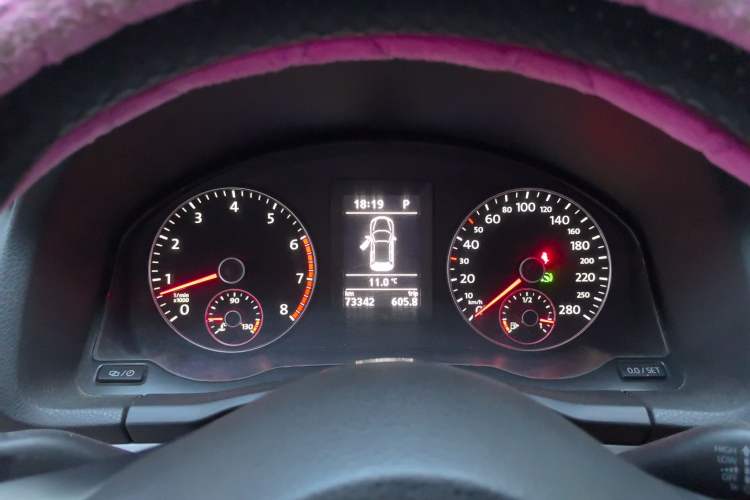Used Volkswagen Scirocco 2011 1.4 TSI Single-Turbo Fashion Edition Instrument Cluster