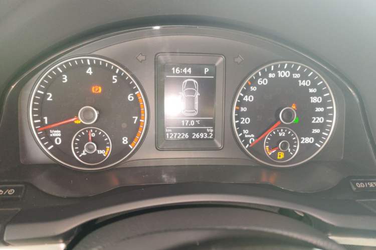 Used Volkswagen Scirocco 2011 2.0 TSI Luxury Edition Odometer Close Up