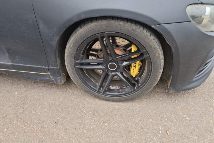 Used Volkswagen Scirocco 2011 2.0 TSI Luxury Edition Right Front Wheel Hub