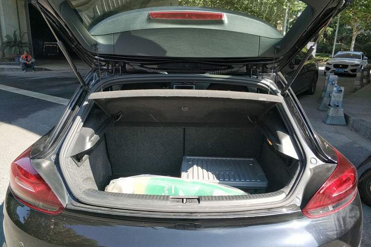 Used Volkswagen Scirocco 2011 2.0 TSI R-Line Trunk