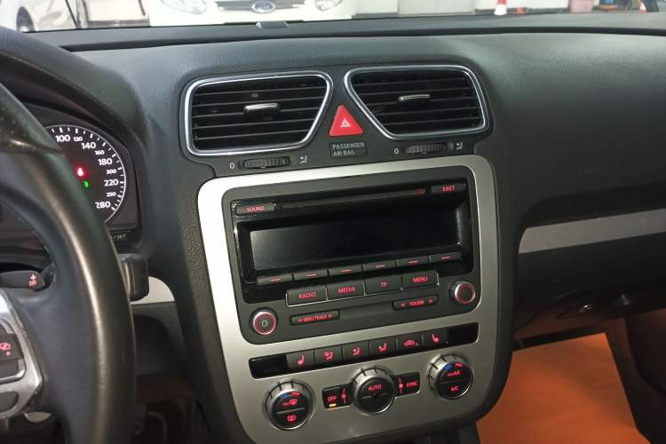 Used Volkswagen Scirocco 2011 2.0 TSI Luxury Edition Audio And AC Panel