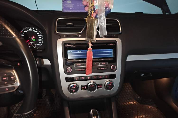 Used Volkswagen Scirocco 2011 2.0 TSI Luxury Edition Audio And AC Panel