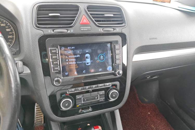 Used Volkswagen Scirocco 2011 R 2.0TSI Audio And AC Panel