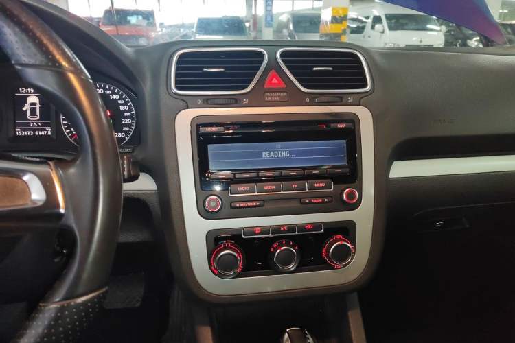 Used Volkswagen Scirocco 2011 1.4 TSI Single-Turbo Fashion Edition Audio And AC Panel