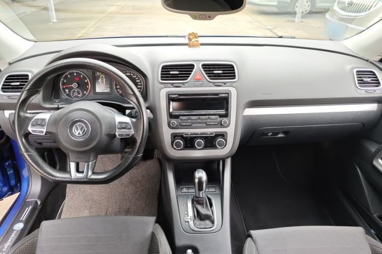 Used Volkswagen Scirocco 2011 1.4 TSI Comfort Edition Center Console