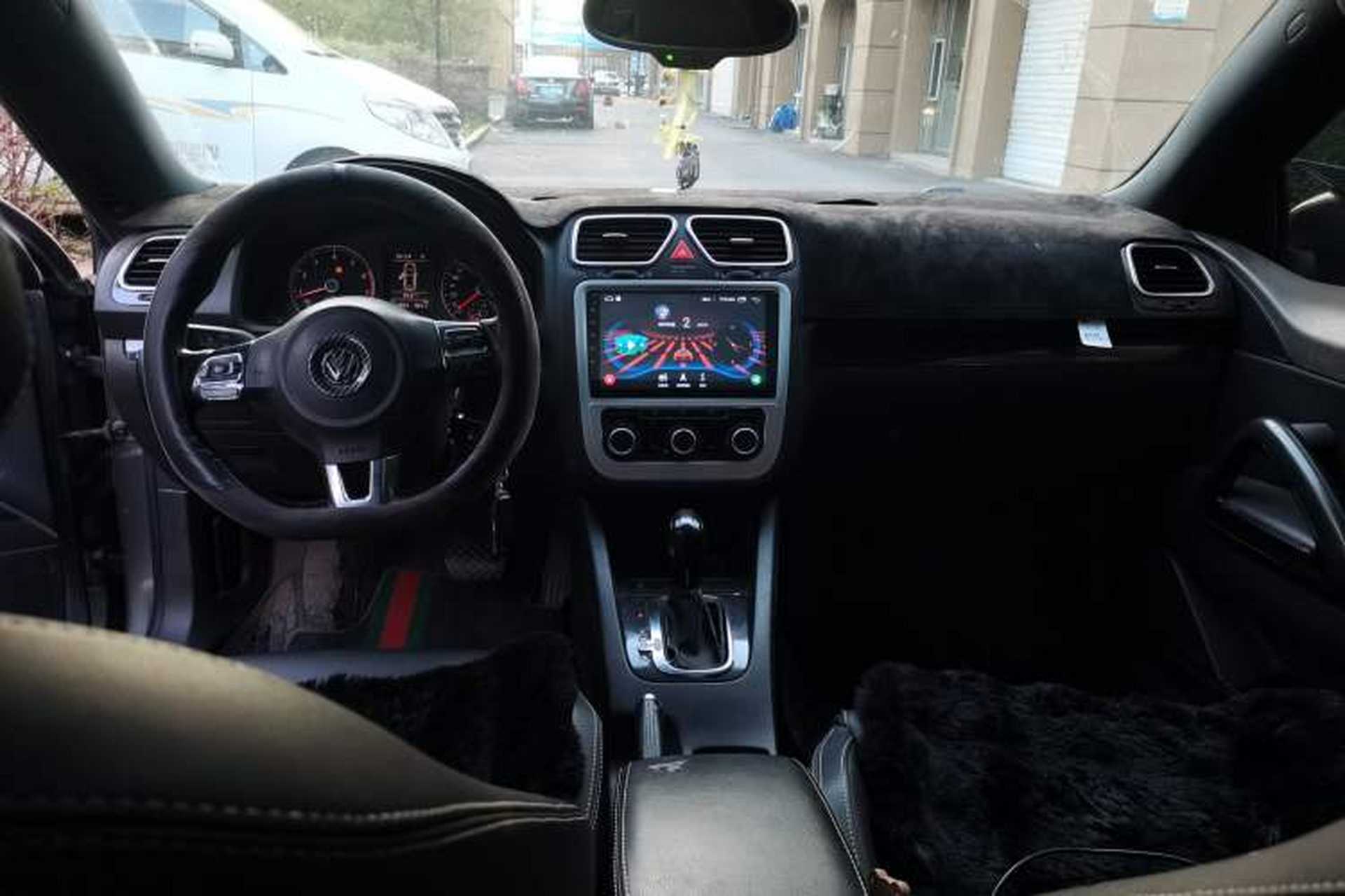 Used Volkswagen Scirocco 2011 1.4 TSI Comfort Edition Center Console