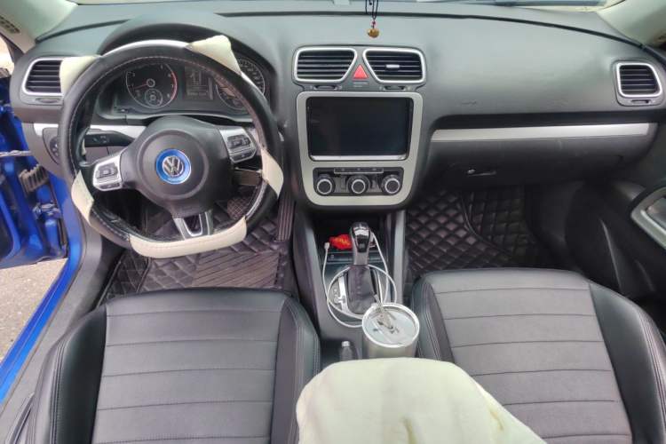 Used Volkswagen Scirocco 2011 1.4 TSI Comfort Edition Center Console