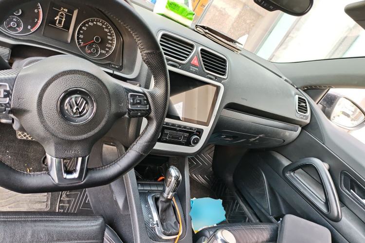 Used Volkswagen Scirocco  Center Console