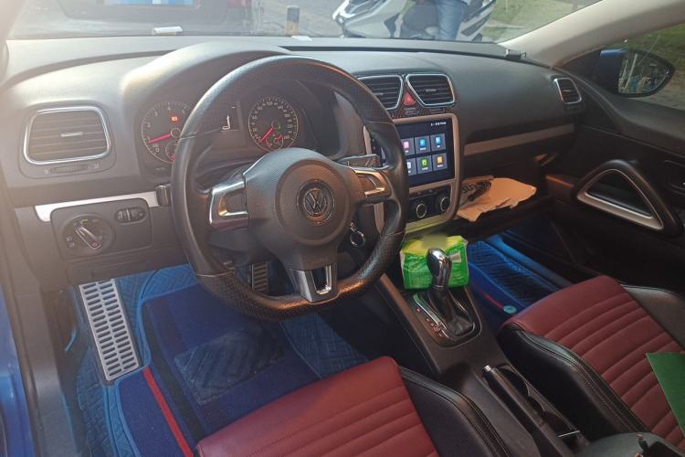 Used Volkswagen Scirocco 2011 1.4 TSI Single-Turbo Fashion Edition Center Console