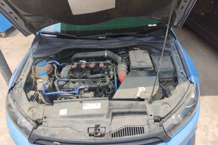 Used Volkswagen Scirocco 2011 2.0 TSI R-Line Engine Bay