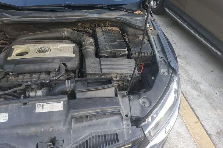 Used Volkswagen Scirocco 2011 2.0 TSI R-Line Engine Bay Left