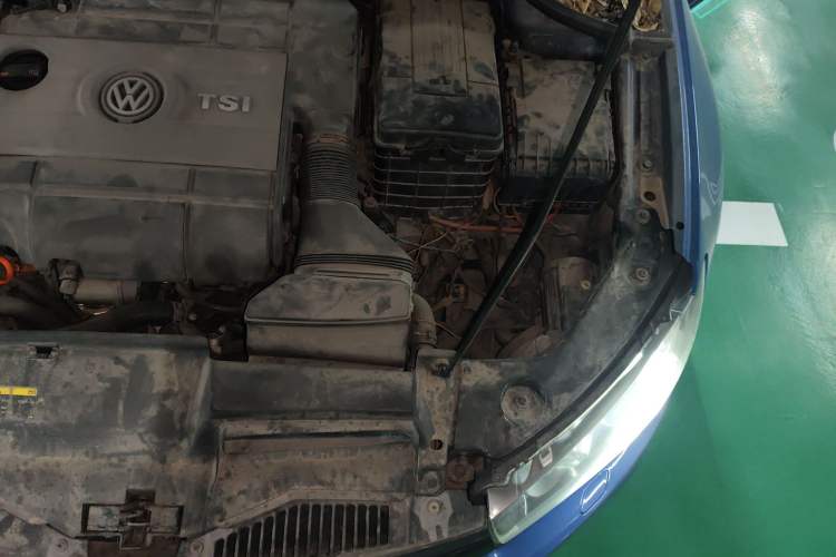 Used Volkswagen Scirocco 2011 R 2.0TSI Engine Bay Left