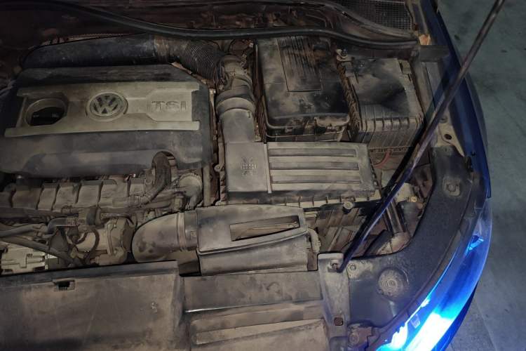 Used Volkswagen Scirocco 2011 2.0 TSI Luxury Edition Engine Bay Left