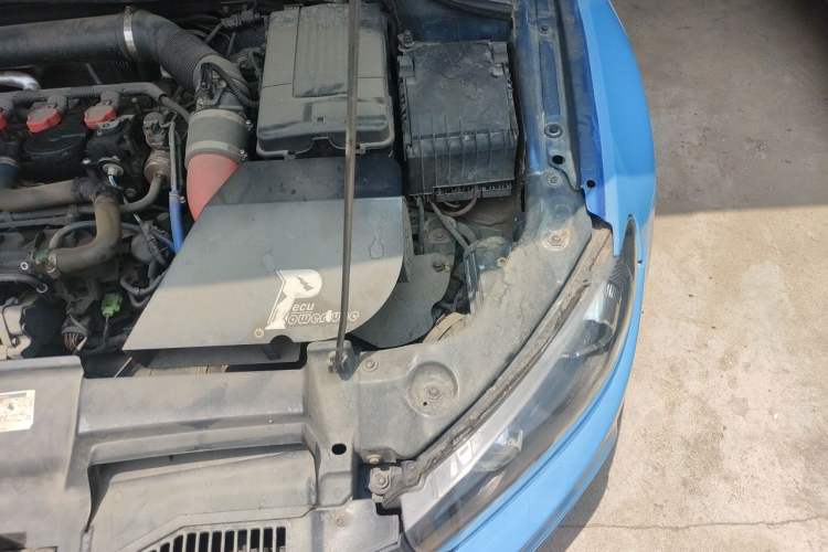 Used Volkswagen Scirocco 2011 2.0 TSI R-Line Engine Bay Left