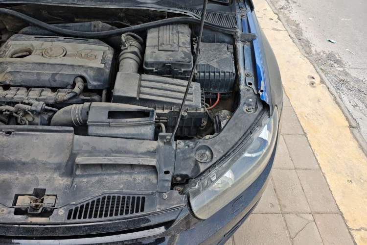 Used Volkswagen Scirocco  Engine Bay Left
