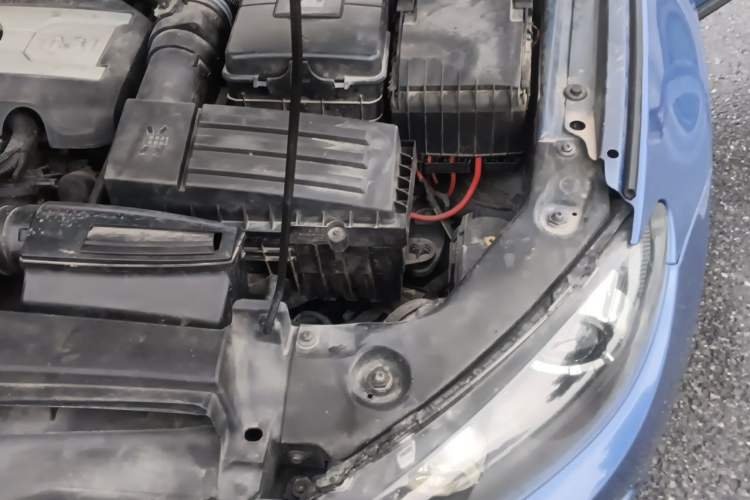 Used Volkswagen Scirocco 2011 2.0 TSI R-Line Engine Bay Left