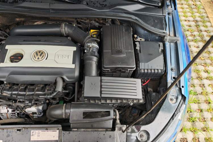 Used Volkswagen Scirocco 2011 2.0 TSI Luxury Edition Engine Bay Left
