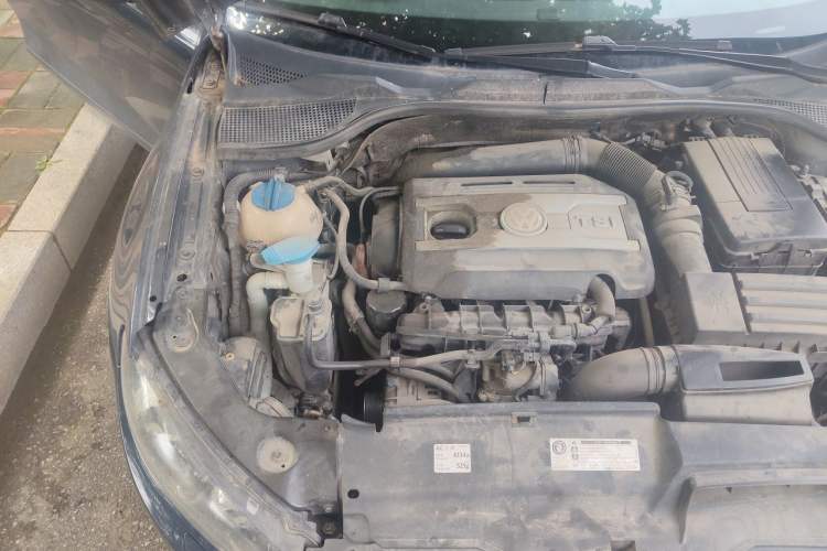 Used Volkswagen Scirocco 2011 2.0 TSI Luxury Edition Engine Bay Right