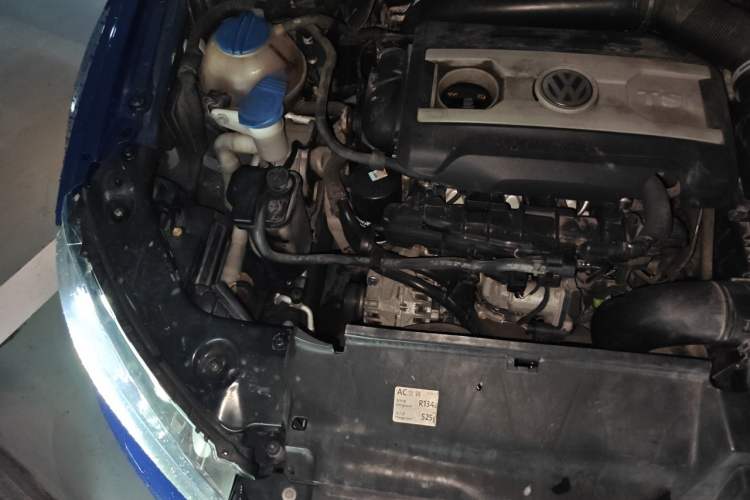 Used Volkswagen Scirocco 2011 2.0 TSI Luxury Edition Engine Bay Right