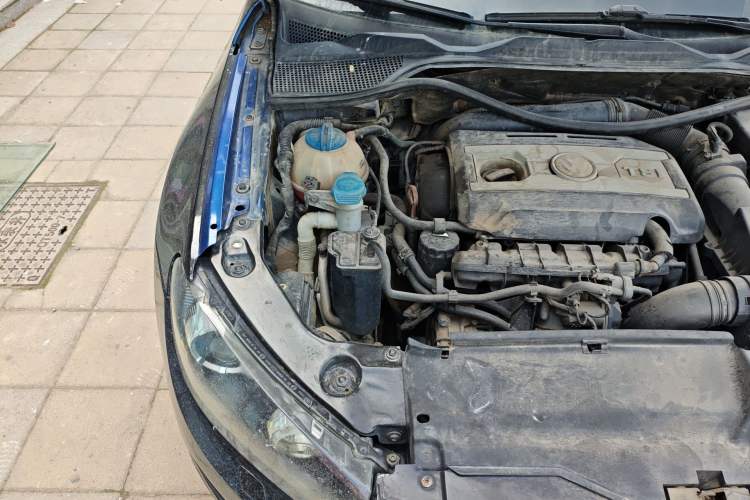 Used Volkswagen Scirocco  Engine Bay Right