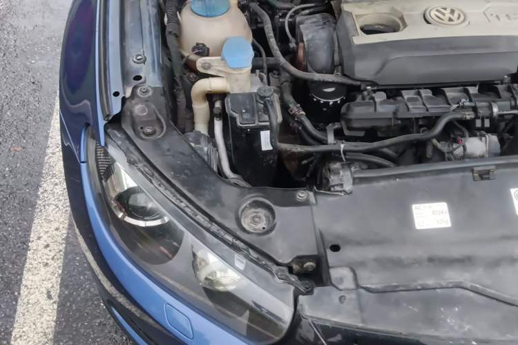 Used Volkswagen Scirocco 2011 2.0 TSI R-Line Engine Bay Right