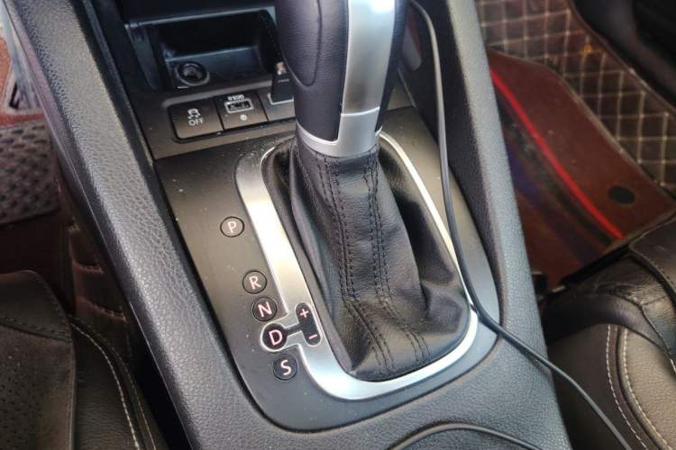 Used Volkswagen Scirocco 2011 2.0 TSI Luxury Edition Gear Lever