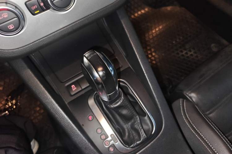 Used Volkswagen Scirocco 2011 2.0 TSI Luxury Edition Gear Lever